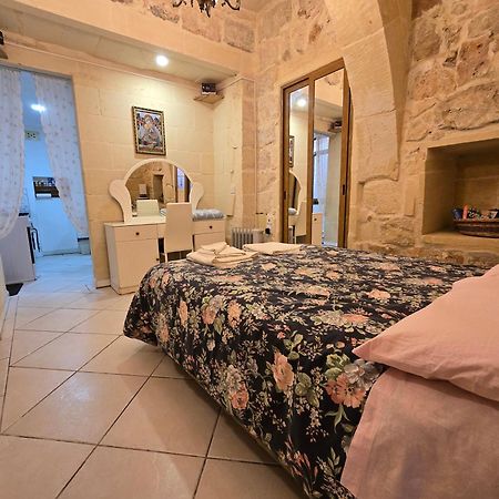 Charming Rustic Getaway In Xaghra, Gozo. Apartamento Exterior foto